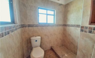 Maat vende Casa, Centro-Villeta 130m2 $420Millones