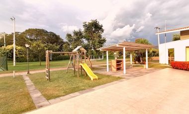 CASA CON PISCINA EN VENTA PORTAL DE PEÑALISA. RICAURTE, CUNDINAMARCA