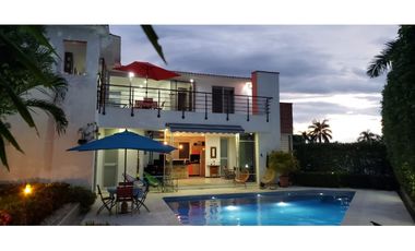 CASA CON PISCINA EN VENTA PORTAL DE PEÑALISA. RICAURTE, CUNDINAMARCA