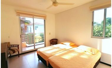 CASA CON PISCINA EN VENTA PORTAL DE PEÑALISA. RICAURTE, CUNDINAMARCA