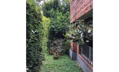 VENTA DE CASA INDEPENDIENTE EN EL POBLADO, SECTOR PALMAS PARTE BAJA