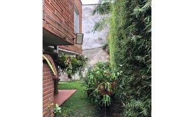 VENTA DE CASA INDEPENDIENTE EN EL POBLADO, SECTOR PALMAS PARTE BAJA