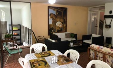 VENTA DE CASA INDEPENDIENTE EN EL POBLADO, SECTOR PALMAS PARTE BAJA