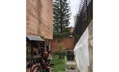 VENTA DE CASA INDEPENDIENTE EN EL POBLADO, SECTOR PALMAS PARTE BAJA