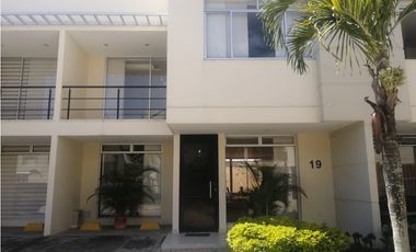 Maat vende Casa en conjunto - Villeta. 135 M2 $ 470Millones
