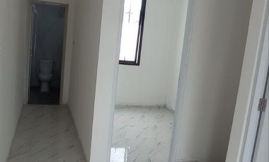 Rumah 2 lantai lokasi strategis dekat tol di cipayung