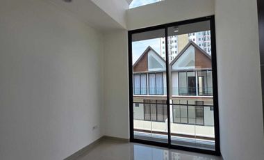 Disewakan rumah pik2  osaka residence siap huni  uk:6x10m2 3lantai