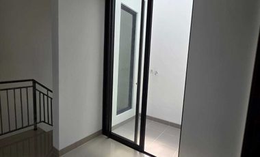 Disewakan rumah pik2  osaka residence siap huni  uk:6x10m2 3lantai