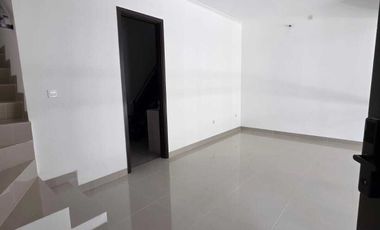 Disewakan rumah pik2  osaka residence siap huni  uk:6x10m2 3lantai