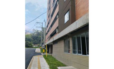 ALQUILO APARTAMENTO EN DISTRITO PLAZA, SECTOR FABRICATO, BELLO