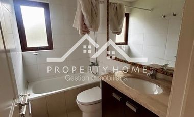 VENTA CASA PIEDRA ROJA 4D + SERVICIO