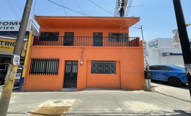 CASA EN VENTA Y RENTA SOBRE AV. REVOLUCION TLAQUEPAQUE