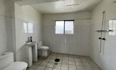 CASA EN VENTA Y RENTA SOBRE AV. REVOLUCION TLAQUEPAQUE