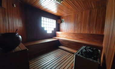 Jual Rumah Luxury Golf View Graha Family Main Road