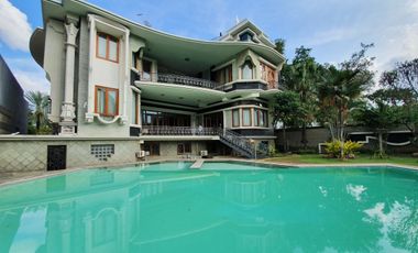 Jual Rumah Luxury Golf View Graha Family Main Road