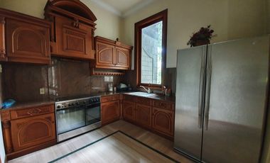 Jual Rumah Luxury Golf View Graha Family Main Road