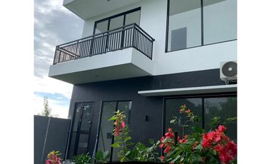 DIJUAL – RUMAH MEWAH SIAP HUNI DI GREENLOT RESIDENCE - HSWI