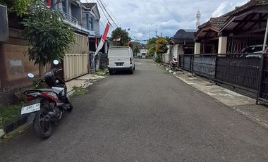 Tanah kosong yang bisa disewa dengan harga murah di Margacinta