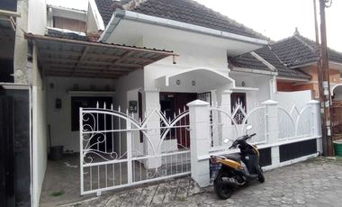 Di Sewakan Rumah dlm perumahan dkt swalayan Pamela 6 condongcatur