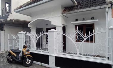 Di Sewakan Rumah dlm perumahan dkt swalayan Pamela 6 condongcatur