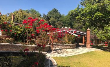 Casa en gran terreno en venta en Villa Guerrero, Estado de México