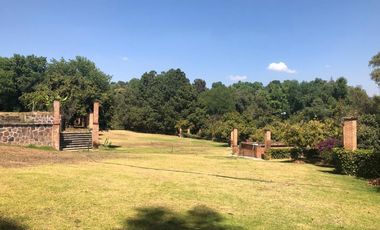 Casa en gran terreno en venta en Villa Guerrero, Estado de México