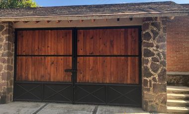 Casa en gran terreno en venta en Villa Guerrero, Estado de México