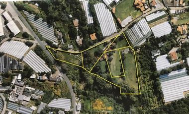 Casa en gran terreno en venta en Villa Guerrero, Estado de México