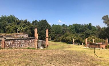 Casa en gran terreno en venta en Villa Guerrero, Estado de México