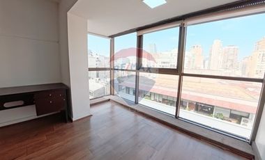 Amplia Oficina de 110m2 en Santiago