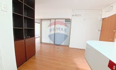 Amplia Oficina de 110m2 en Santiago