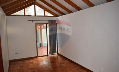 Linda Casa Psje Lo Matta - Vitacura