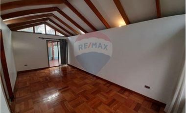 Linda Casa Psje Lo Matta - Vitacura