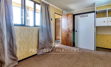 Casa de Esquina en Condominio: Ubicación Privilegiada a pasos de Av. Argentina