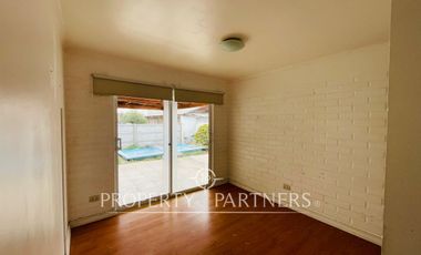 Santa Cruz, Casa en Barrio Residencial