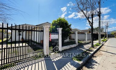 Santa Cruz, Casa en Barrio Residencial