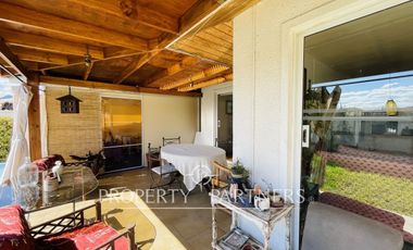 Santa Cruz, Casa en Barrio Residencial