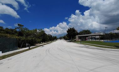 Lote en Mistika, Zona Country, frente a cancha de pádel