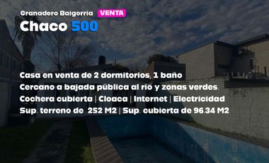 Casa dos dormitorio, con jardín y pileta. Barrio Santa Rita.