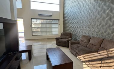 QUINTA EN VENTA EN PORTAL DEL NORTE 4to SECTOR