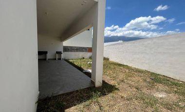 CASA EN RENTA BOSQUES DE LAS MISIONES, CARRETERA NACIONAL.