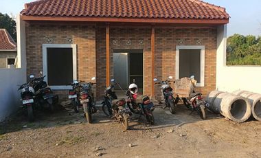 dijual rumah di sleman dalam perum di turi etnik klasik bata expose