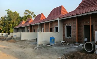 dijual rumah di sleman dalam perum di turi etnik klasik bata expose