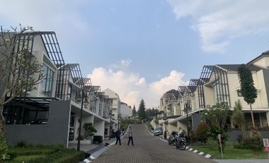 Dijual Rumah berfasilitas dipondok hijau bandung utara dekat setiabudi