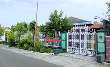 Rumah Bagus SHM Luas 552m² Terawat Tengah Kota Solo Hook Akses 2 Jl