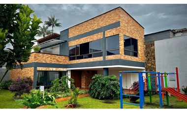 Venta Espectacular Casa Campestre Unidad Cerrada La Ceja