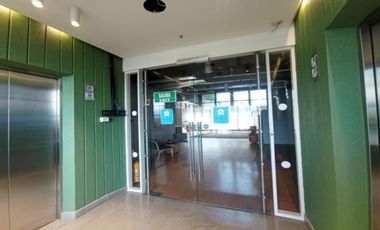 SE ARRIENDA OFICINA POBLADO