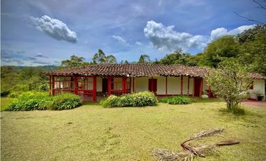 Venta Finca para Parcelar Uso Comercial Ubicacion Premium El Retiro