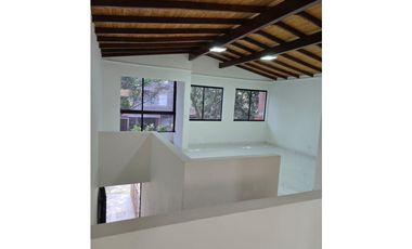 Casa para arriendo en Envigado Calle La Buena Mesa