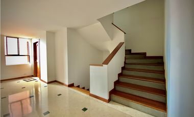 Venta Apartamento Piscina Sector El Tesoro Unidad Cerrada